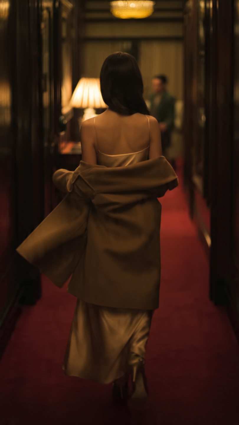 The tunnel walk-in — example imagery